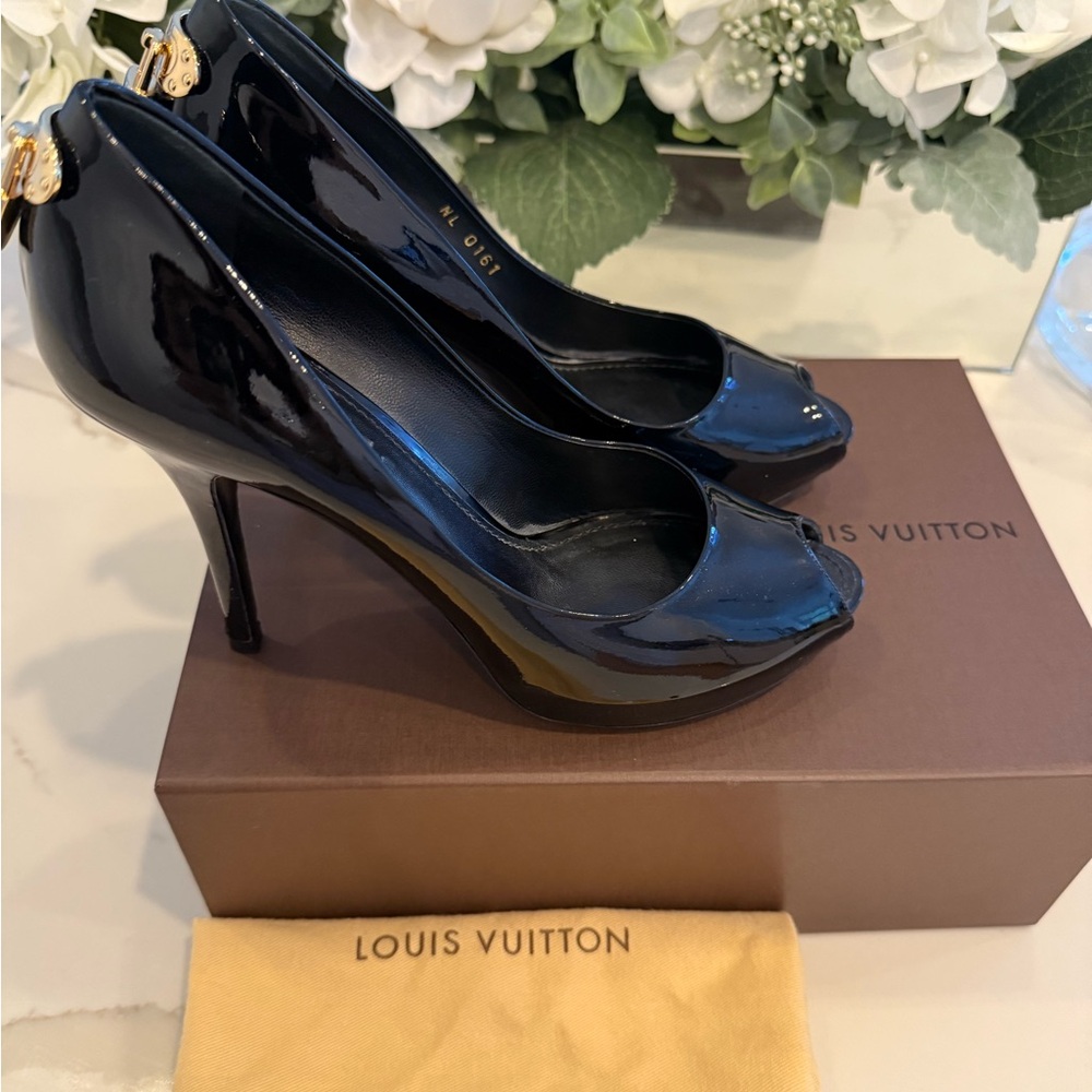 AUTHENTIC LV Louis Vuitton Black Heels with Gold Lock Detail - Picture 4 of 17